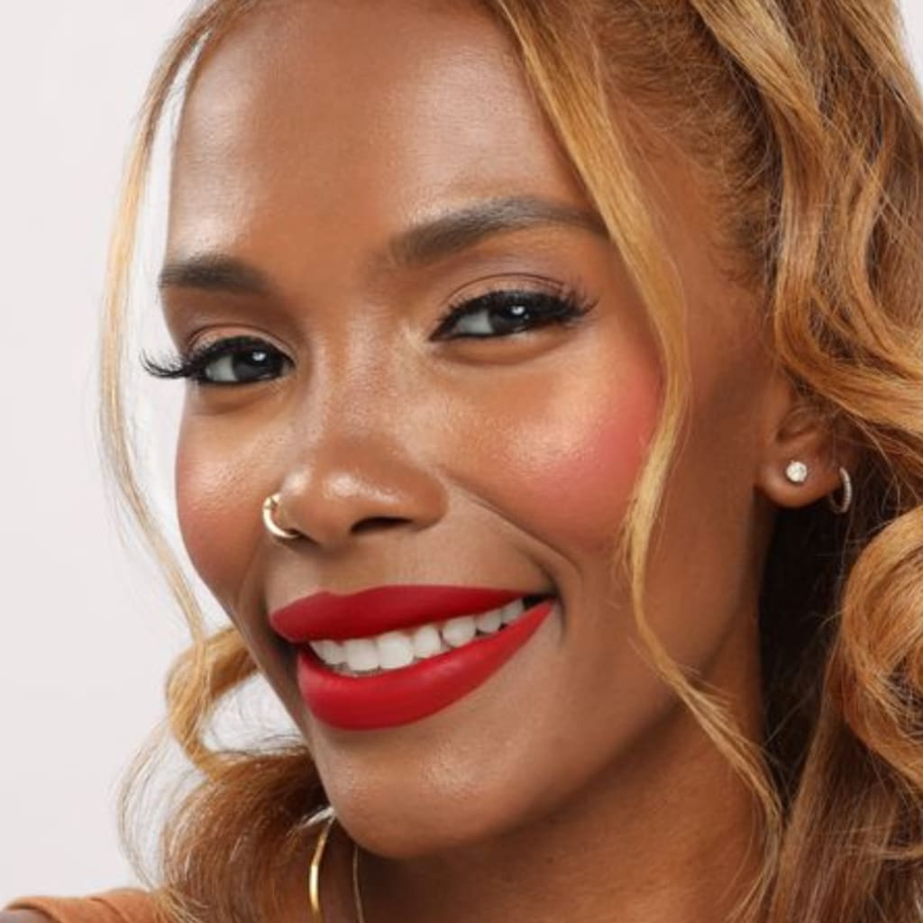 Glossiq™ Liquid Matte Lipstick